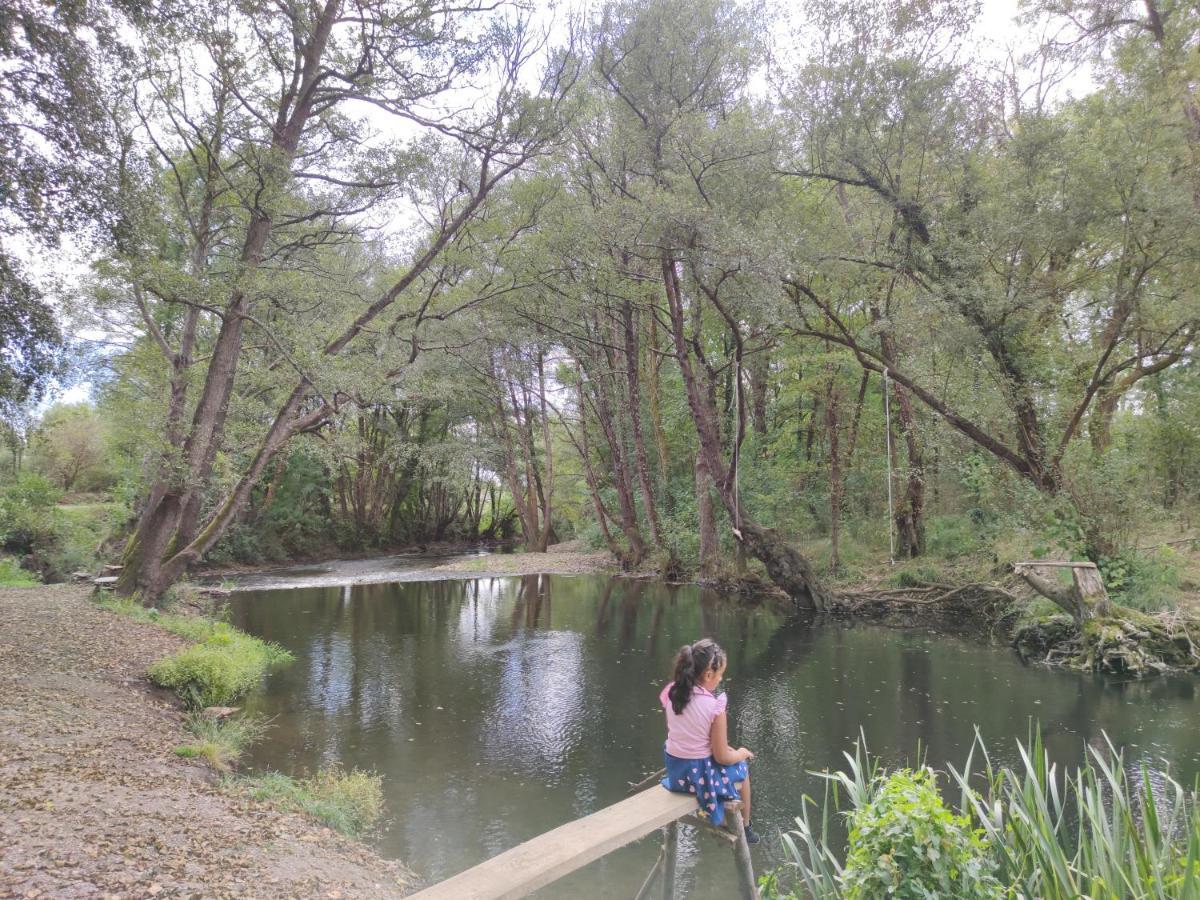 Casita Junto Al Rio En Un Entorno Natural 몬포르테데레모스 외부 사진