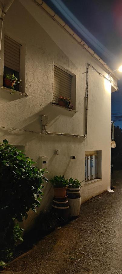 Casita Junto Al Rio En Un Entorno Natural 몬포르테데레모스 외부 사진